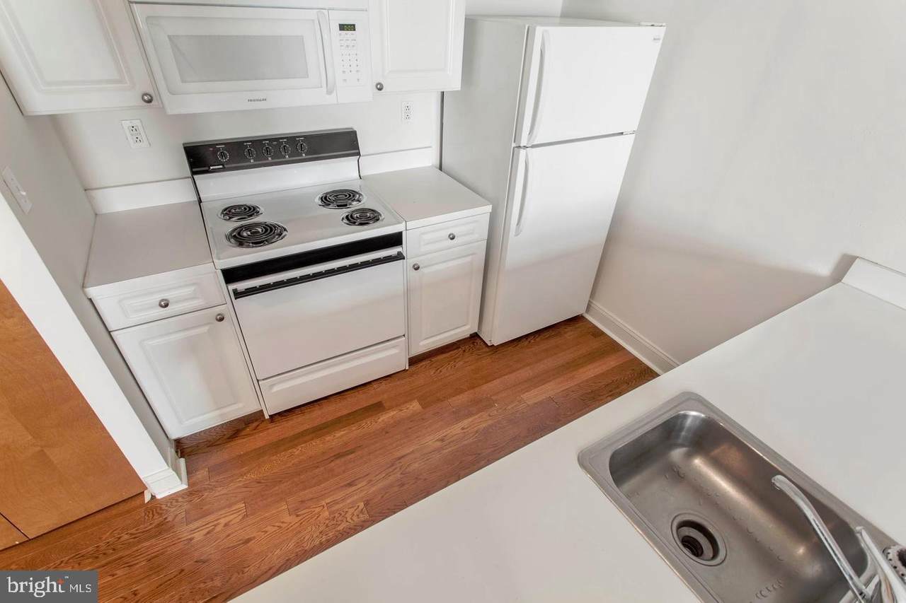 1300-6 Chestnut Street - Photo 1