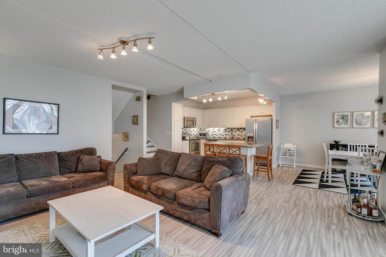 2301 Cherry Street - Photo 1