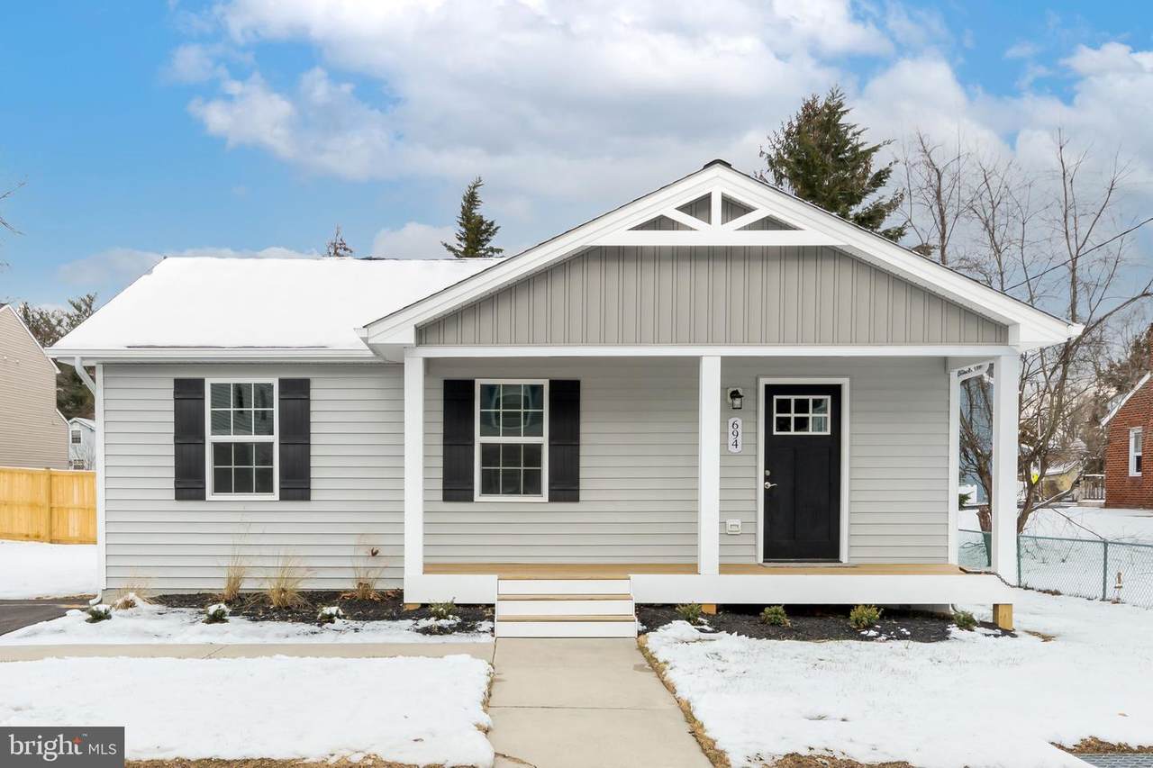 694 207TH Street - Photo 1