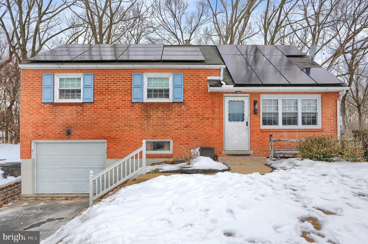 5214 Creekwood Drive - Photo 1