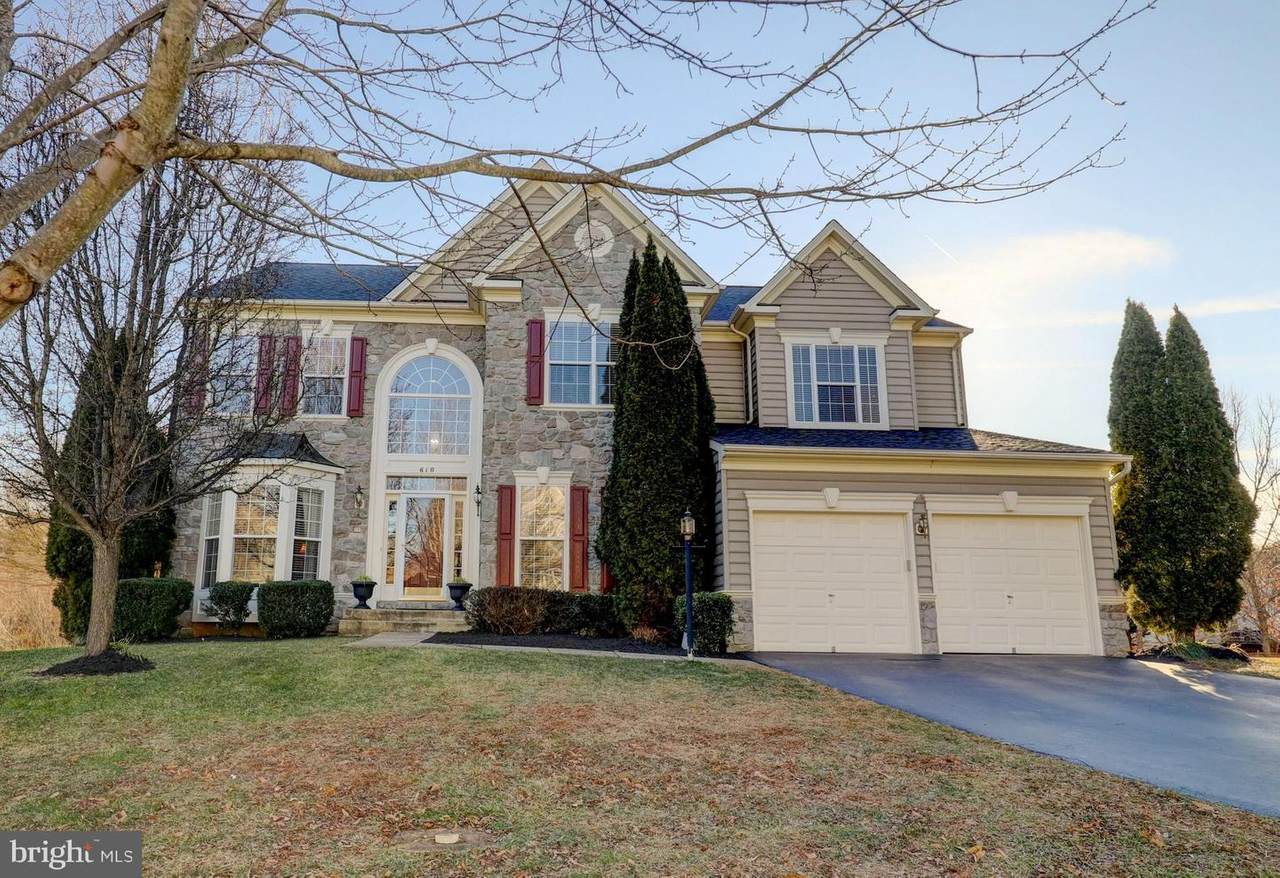 610 Pineview Court - Photo 1