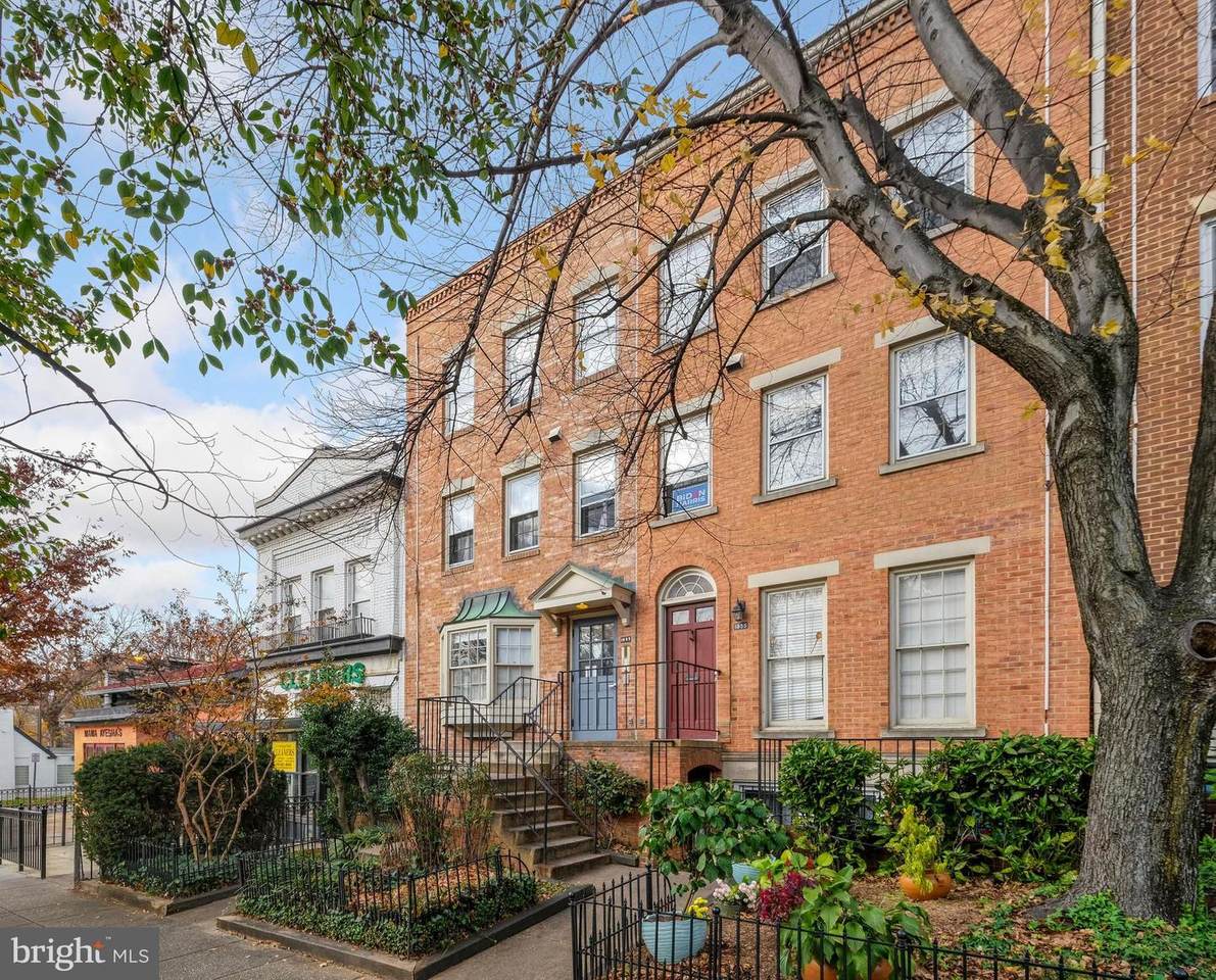 1957 Calvert Street - Photo 1