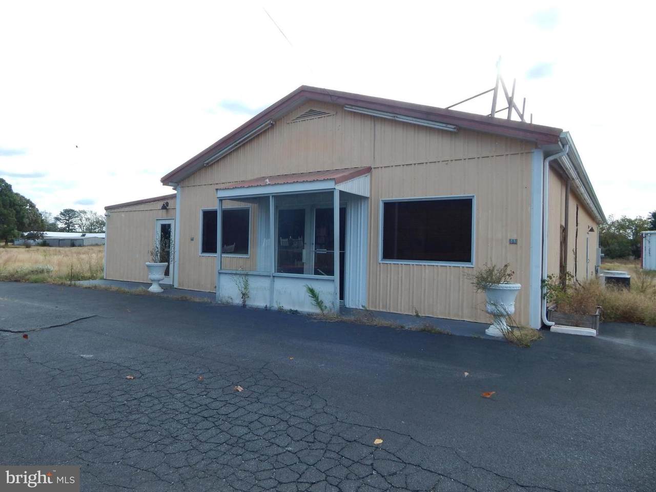 38450 Hickman Road - Photo 1