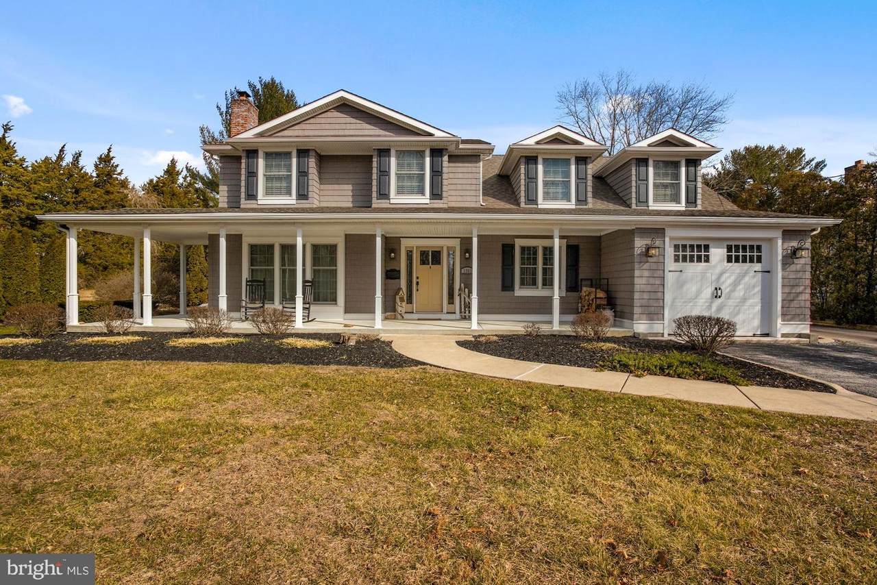 1301 Glen Lake Boulevard - Photo 1