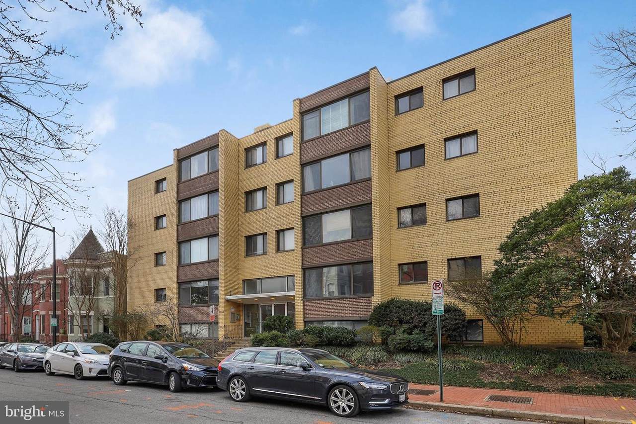 305 C Street - Photo 1