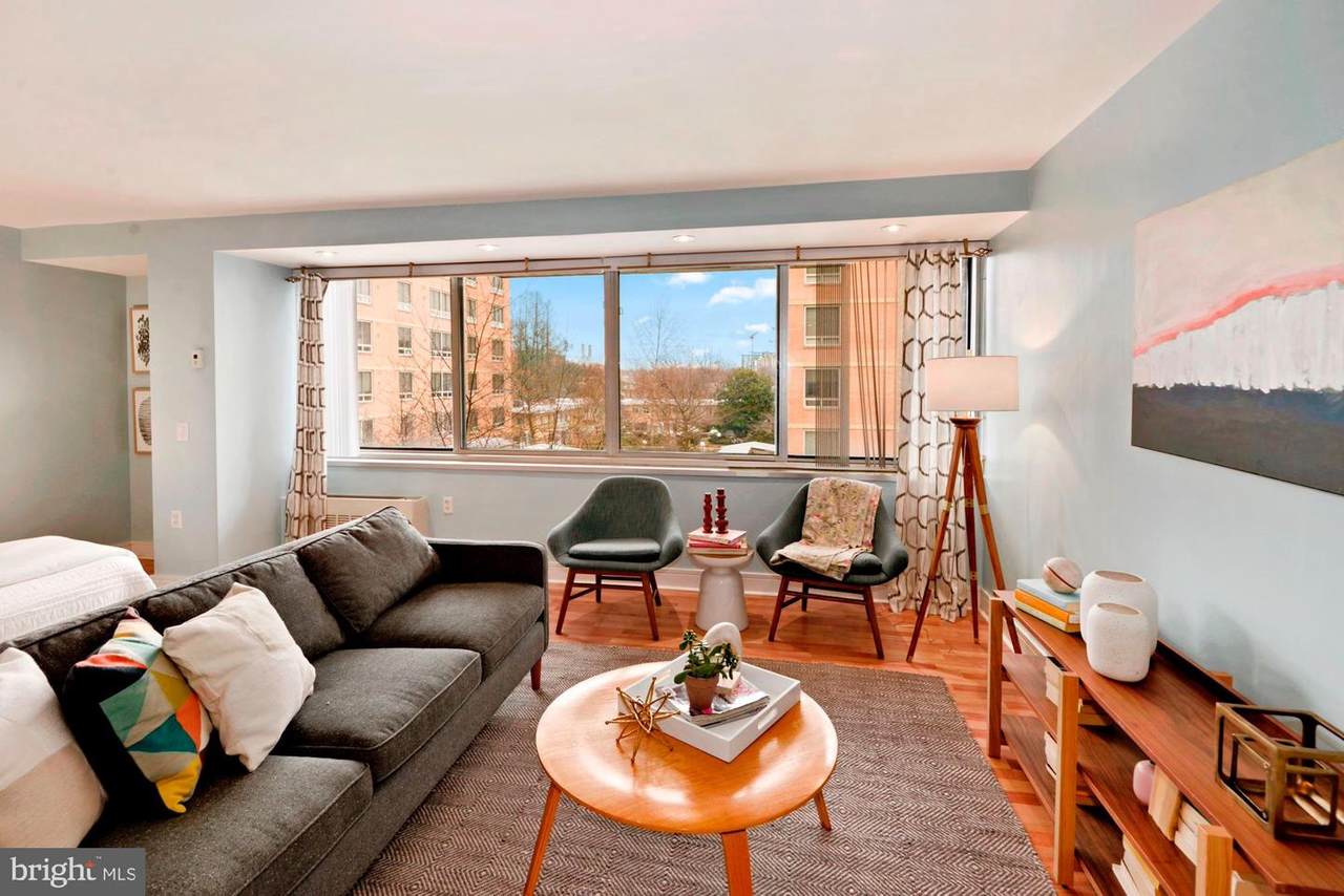 800 4TH Street - Photo 1