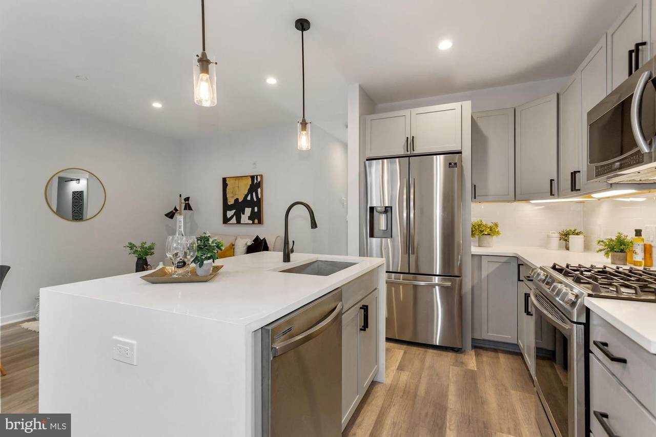 2612 University Place - Photo 1