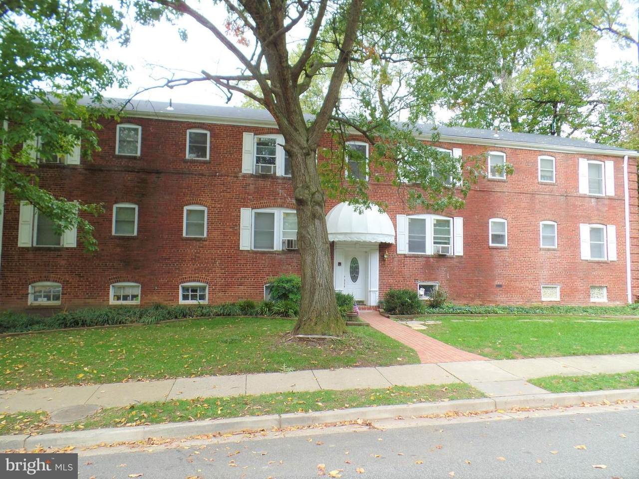 1400 Kenilworth Street - Photo 1
