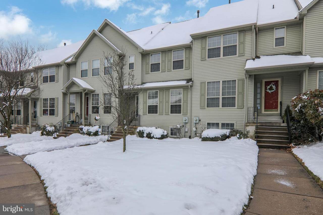 73 Forest Court - Photo 1