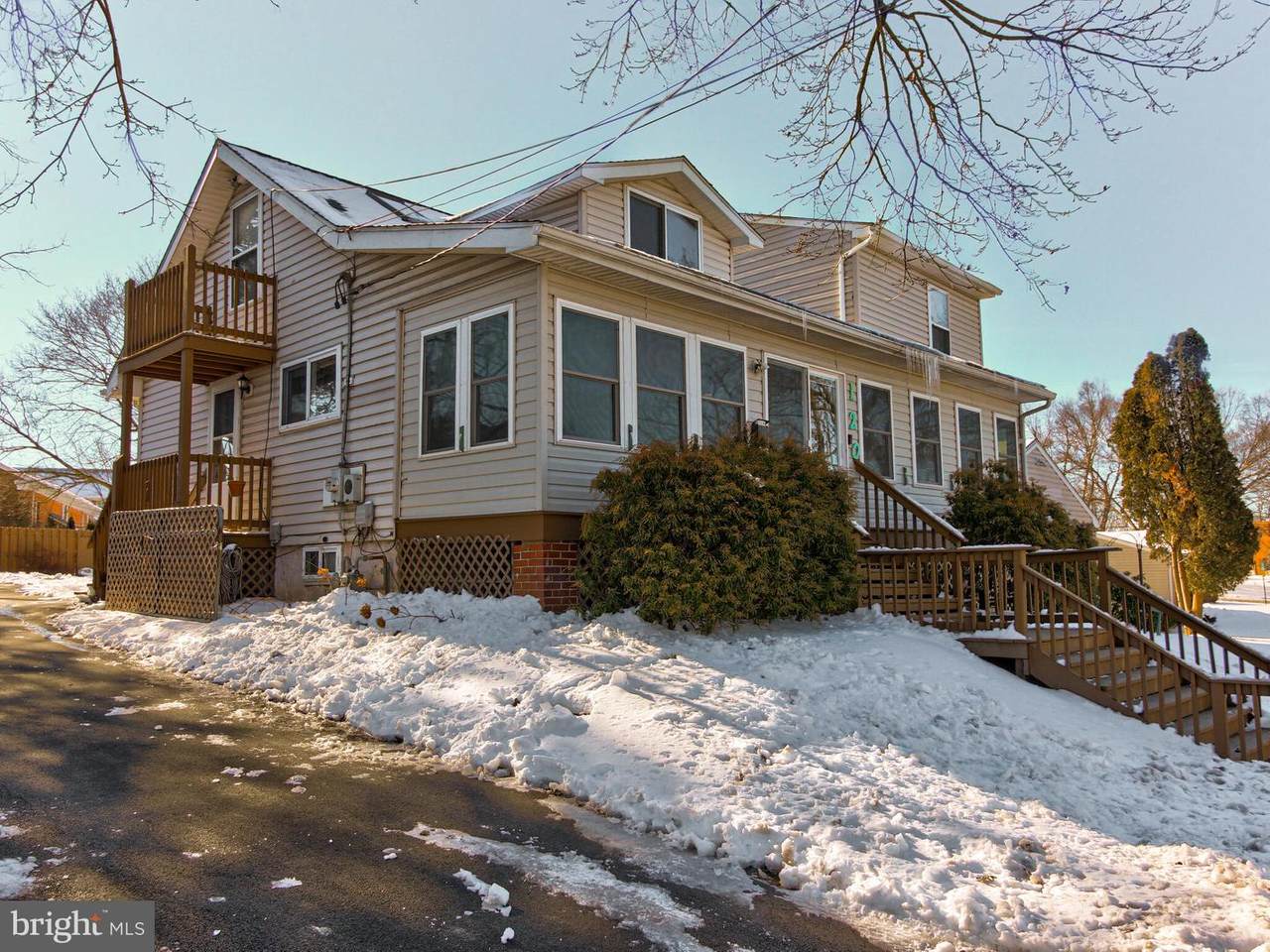 120 Coach Street - Photo 1