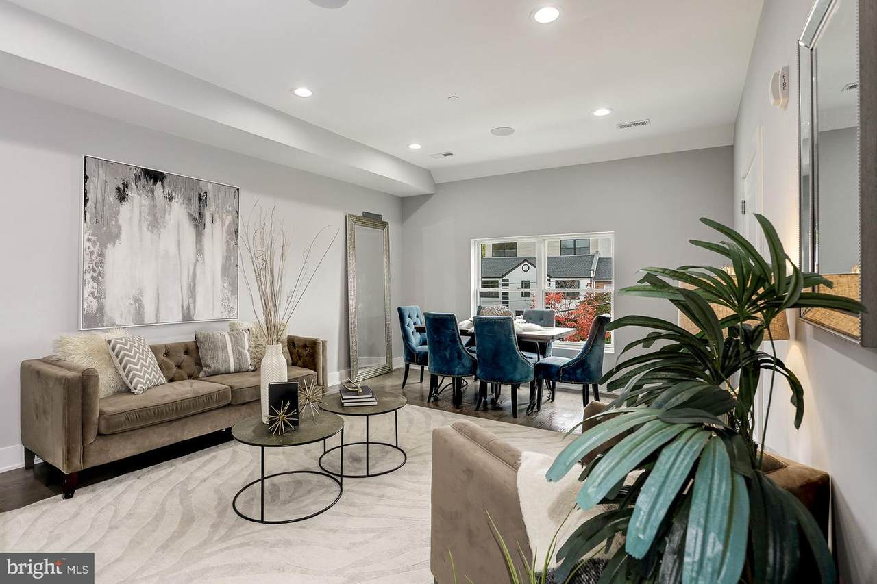 1220 Raum Street - Photo 1
