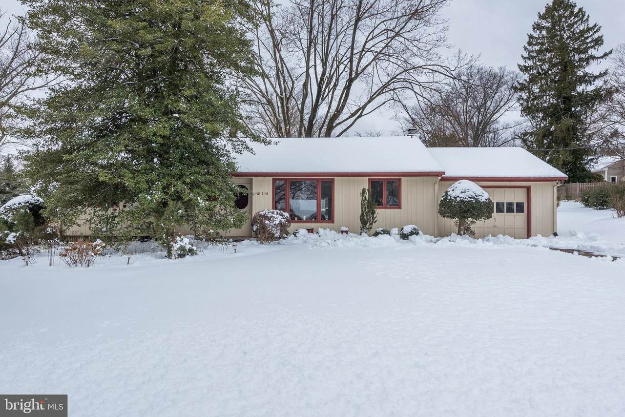 216 Highland Avenue - Photo 1