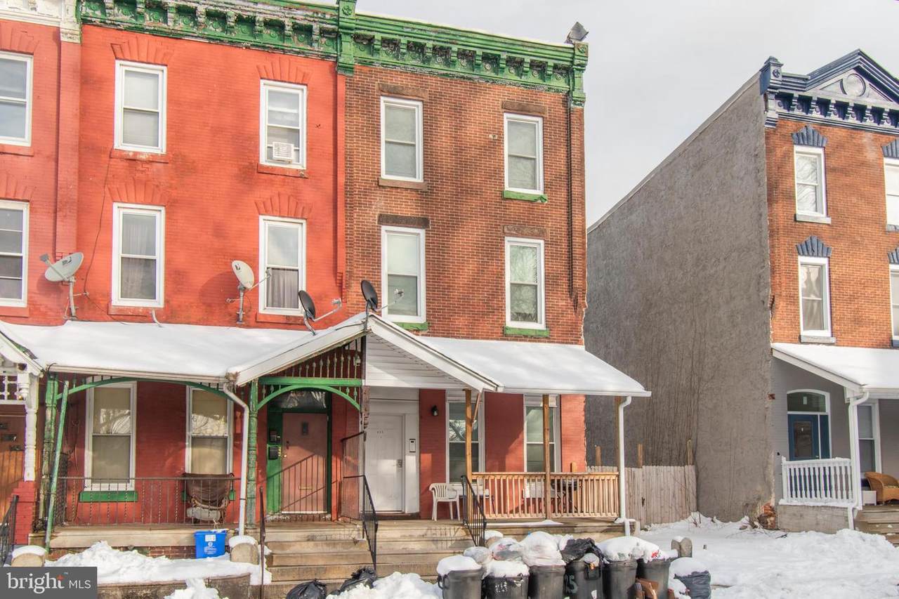 825 41ST Street - Photo 1