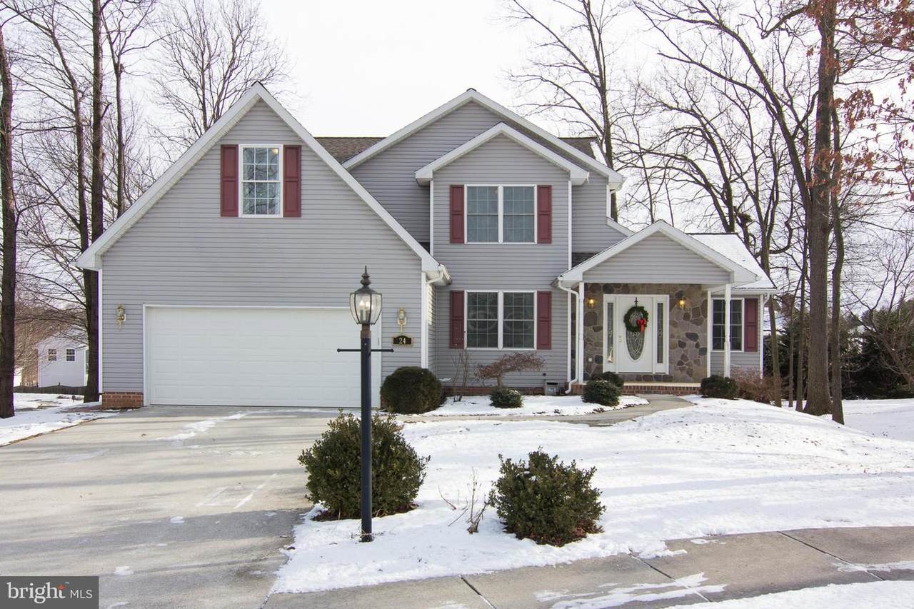 24 Rosewood Circle - Photo 1