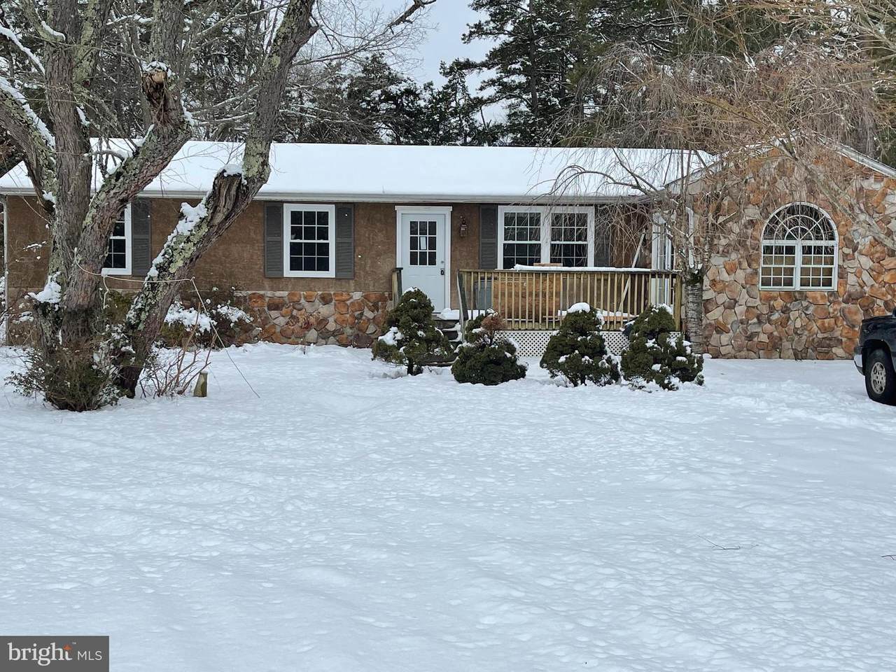 763 Oak Avenue - Photo 1
