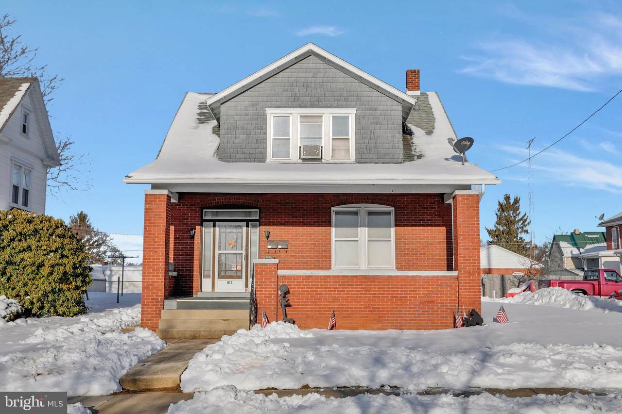 815 Summit Avenue - Photo 1