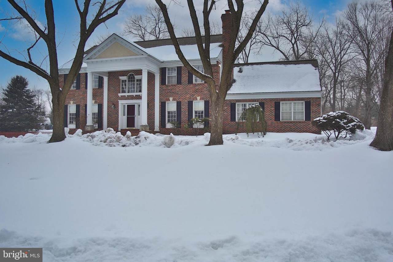 1145 Rosewood Drive - Photo 1