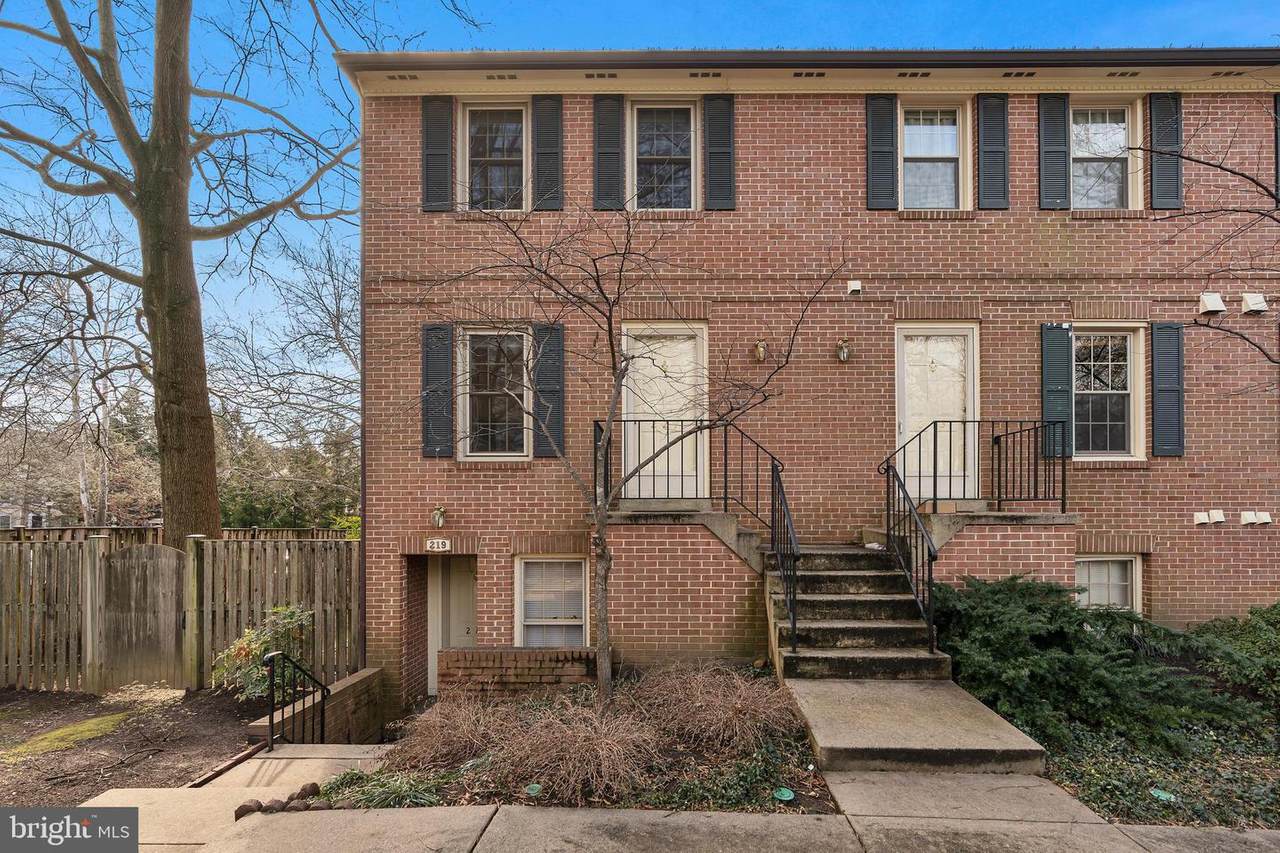 221 Katie Court - Photo 1