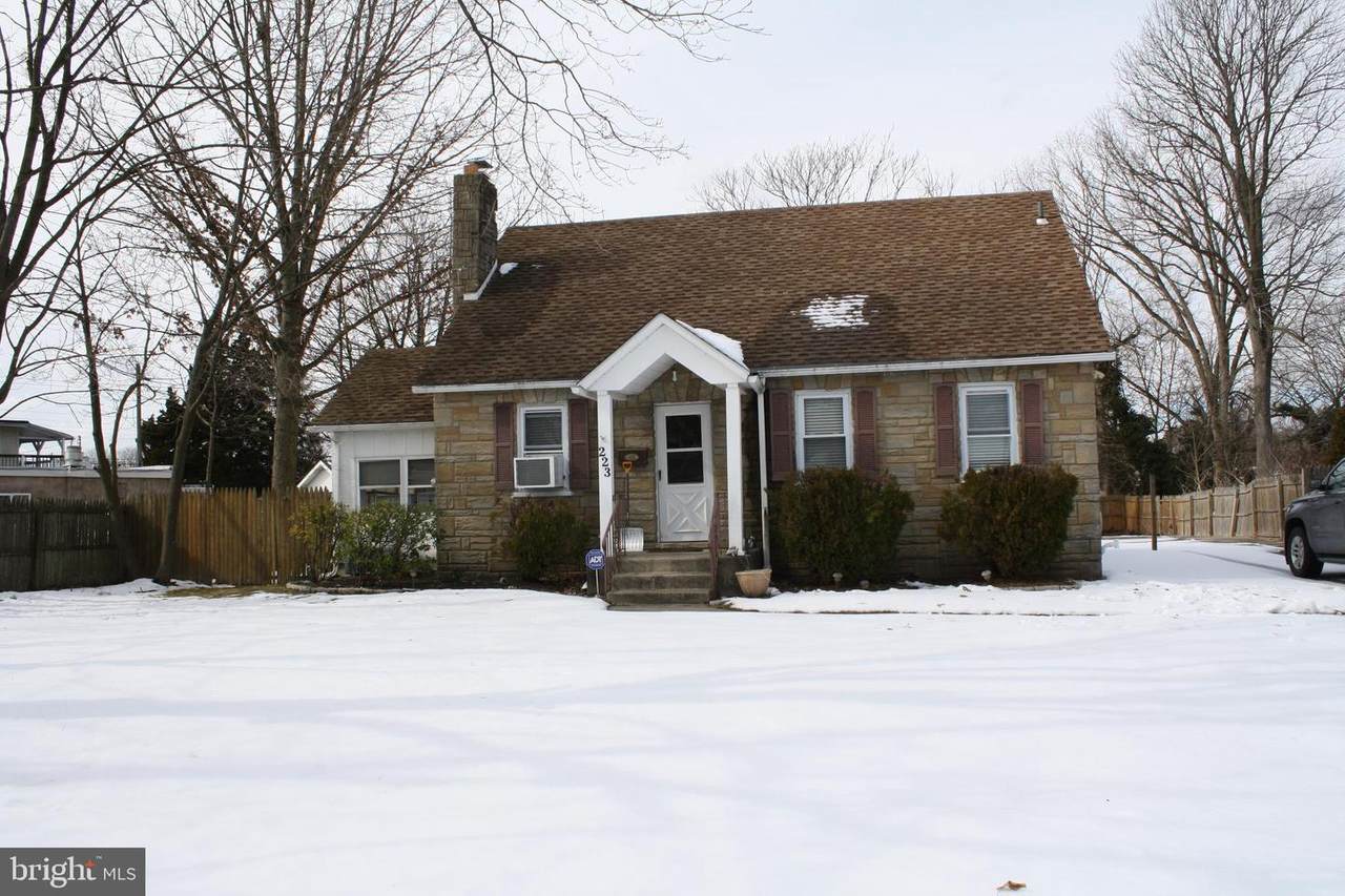 233 Pine Street - Photo 1