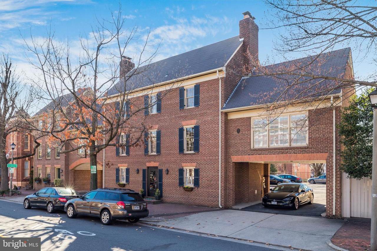 214 Columbus Street - Photo 1