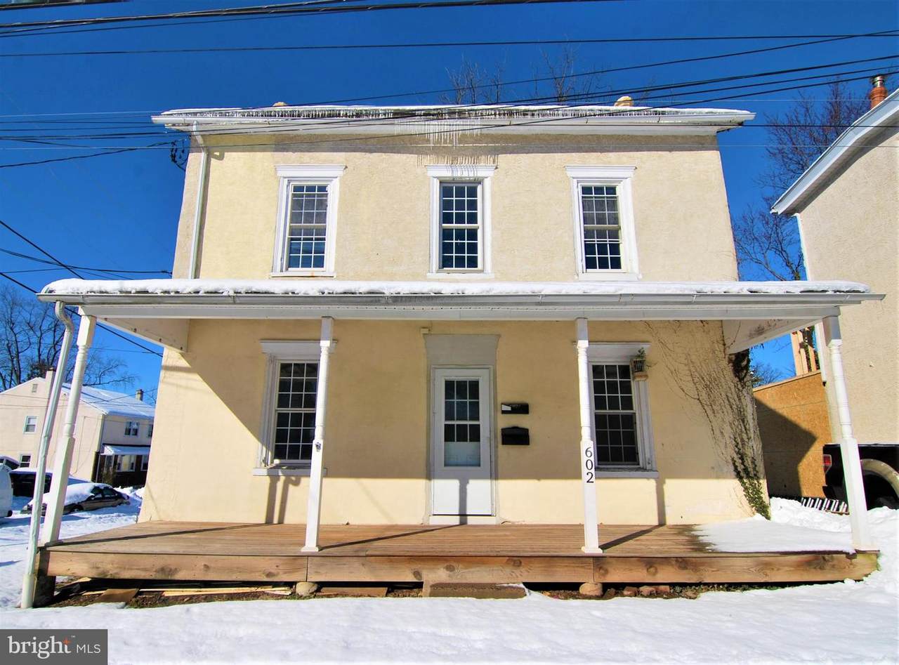 602 Montgomery Avenue - Photo 1