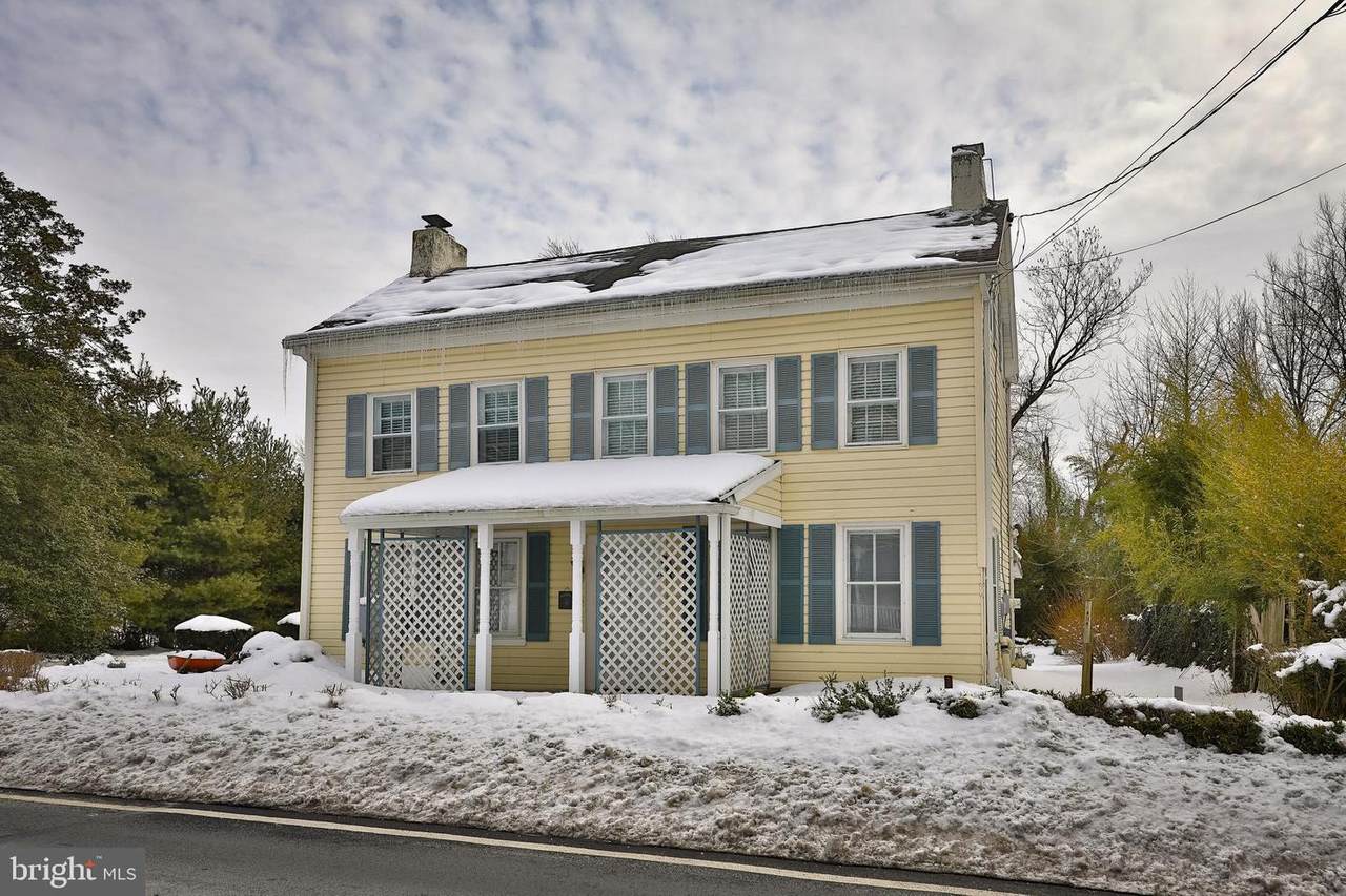 38 Maple Avenue - Photo 1