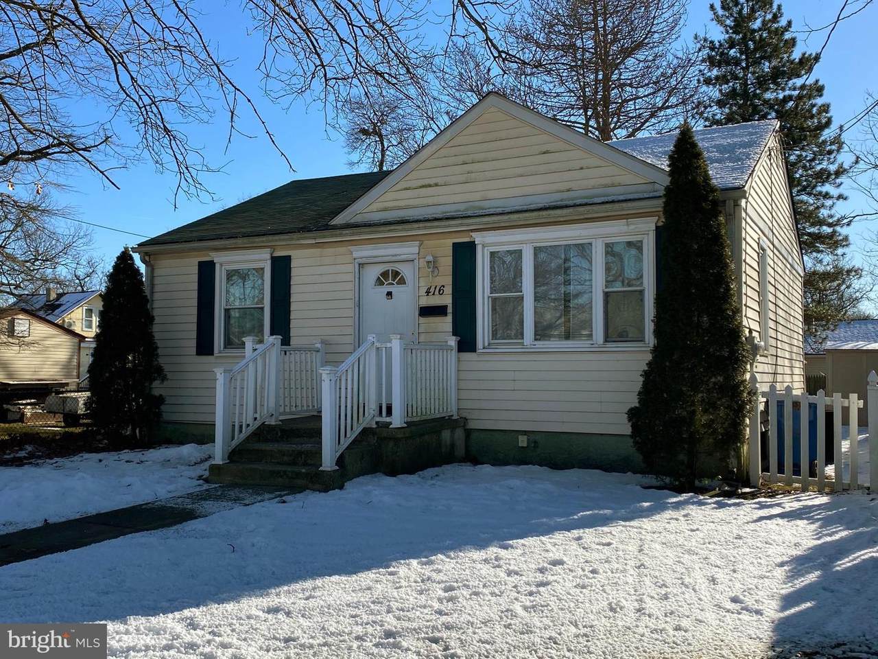 416 Lakehurst Avenue - Photo 1