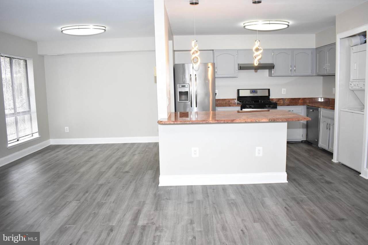 110 Monroe Street - Photo 1