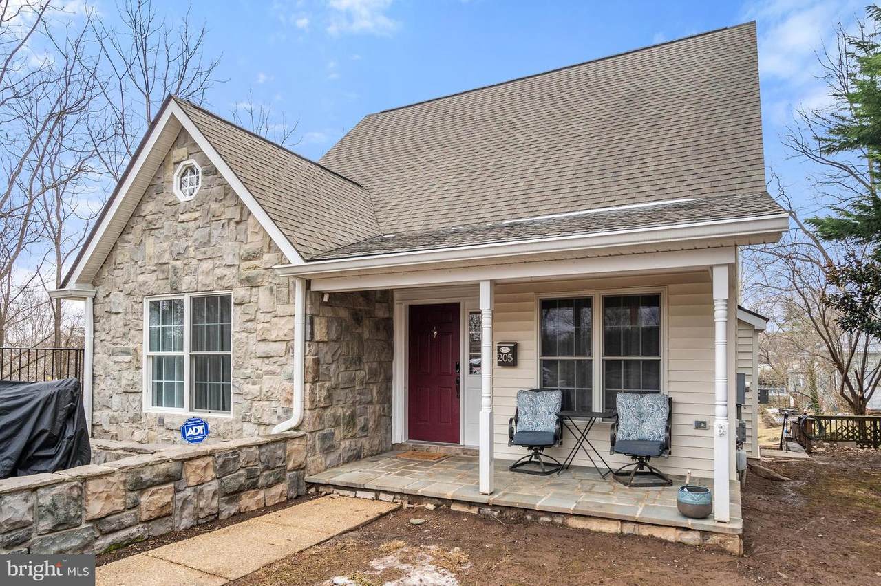 205 Macoy Avenue - Photo 1