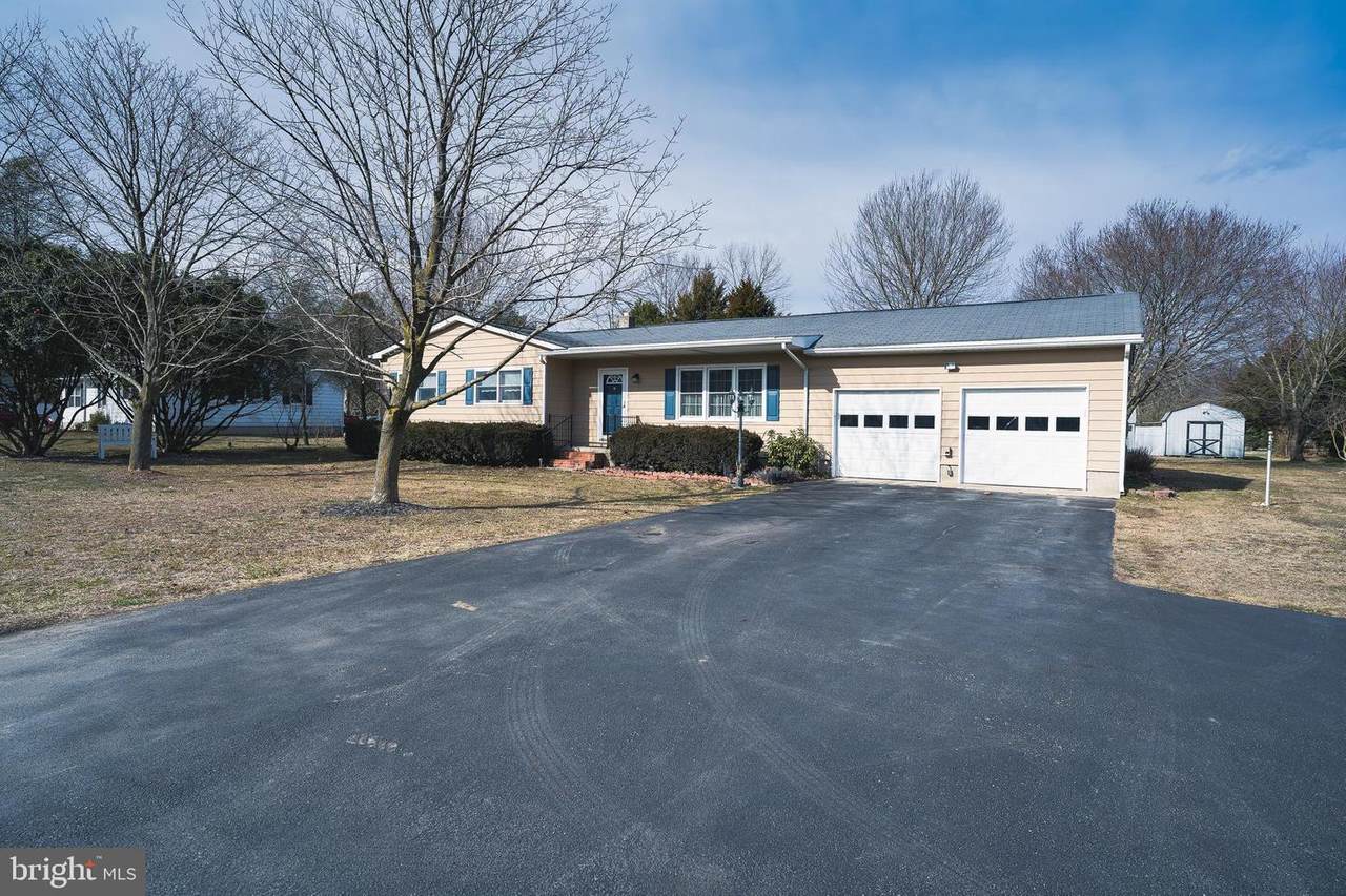 4728 Forrest Avenue - Photo 1