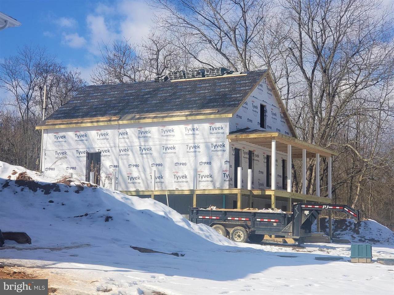 317 Clubhouse Ct - Photo 1