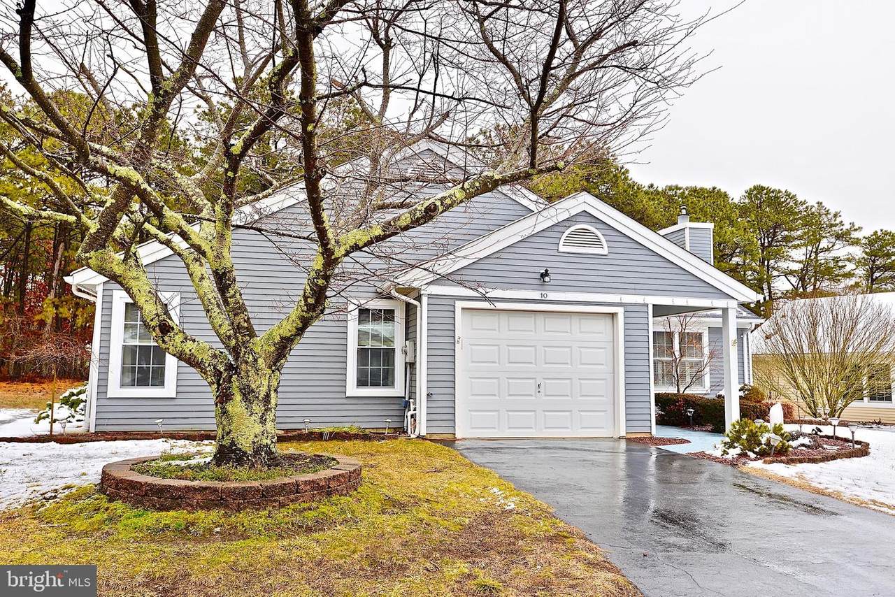10 Surrey Court - Photo 1