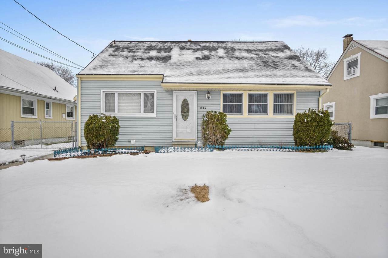 547 Hemlock Terrace - Photo 1