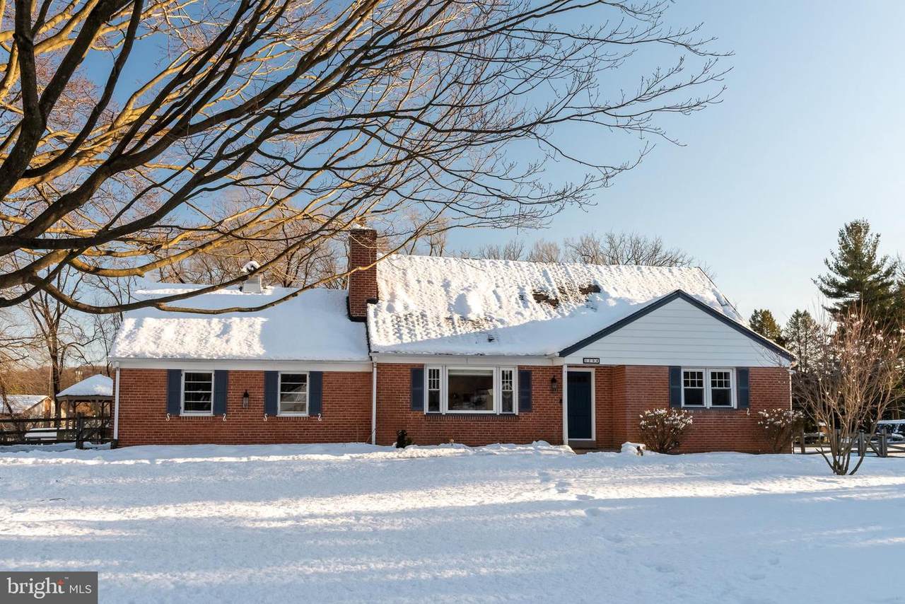 1204 Thomas Road - Photo 1