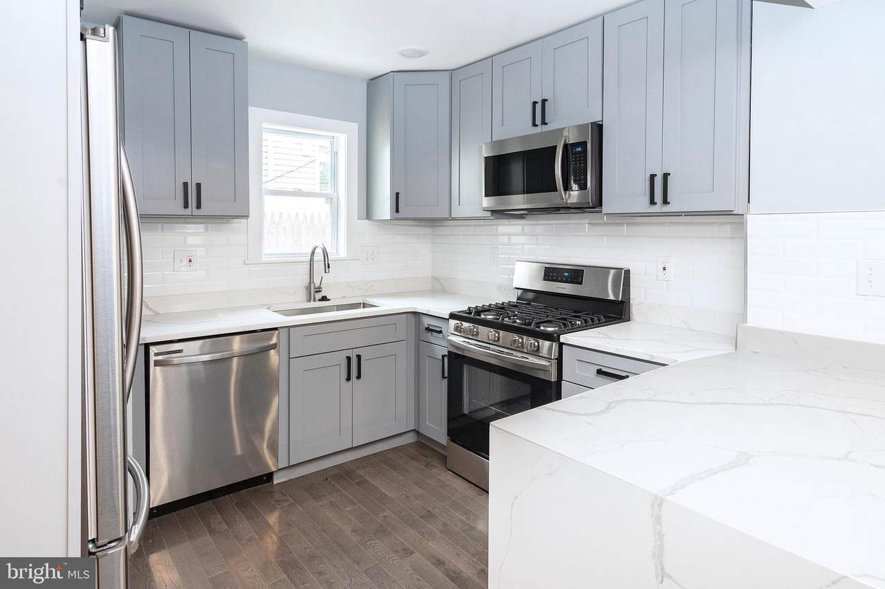 1540 Woodstock Street - Photo 1