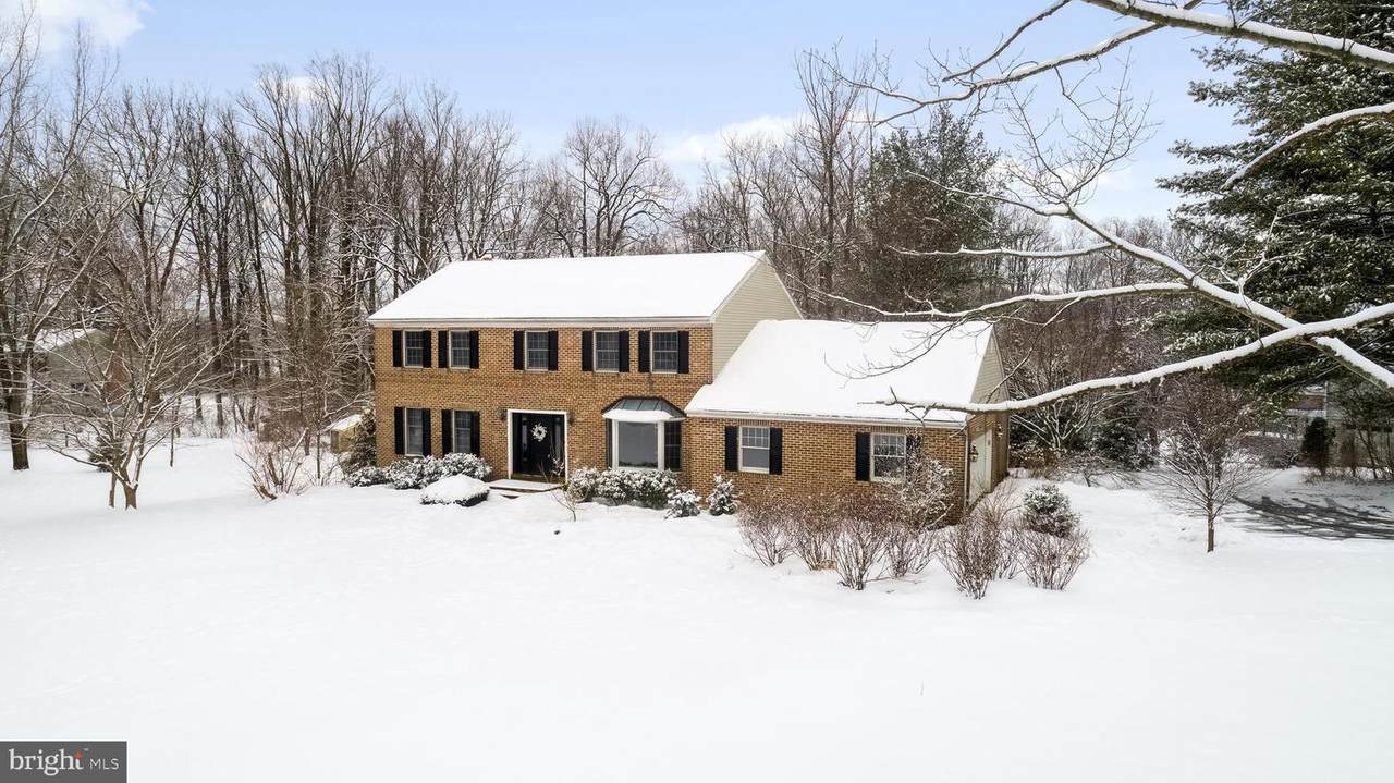 300 Manor Drive - Photo 1