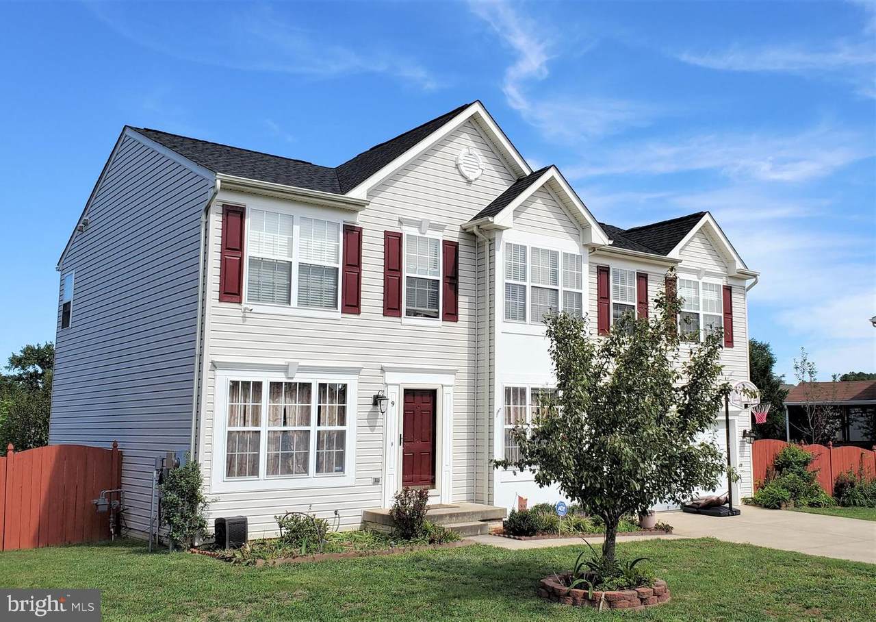 9 Fairbanks Court - Photo 1