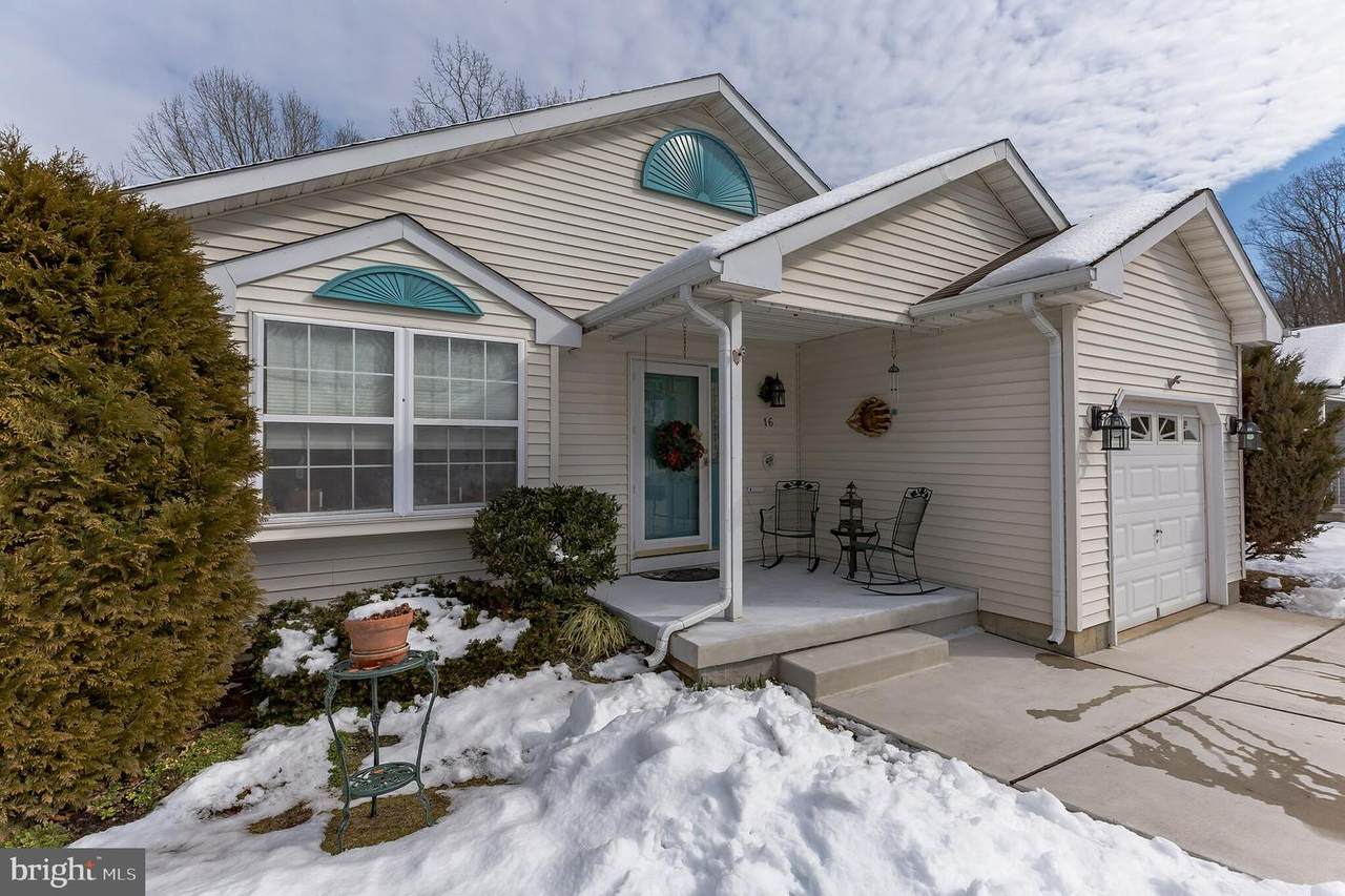 16 Melony Lane - Photo 1