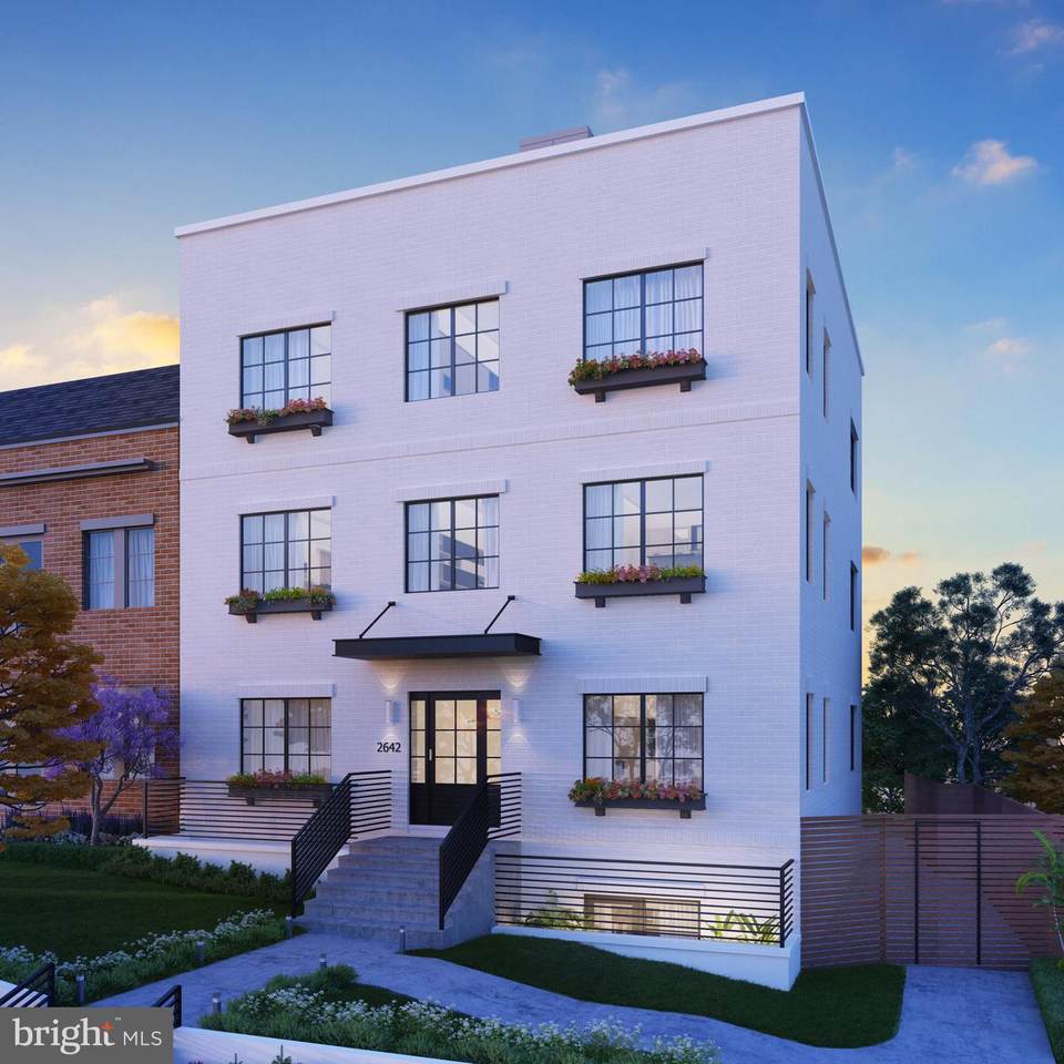 2642 39TH - Photo 1