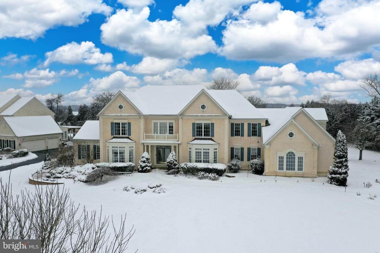 102 Borden Way - Photo 1