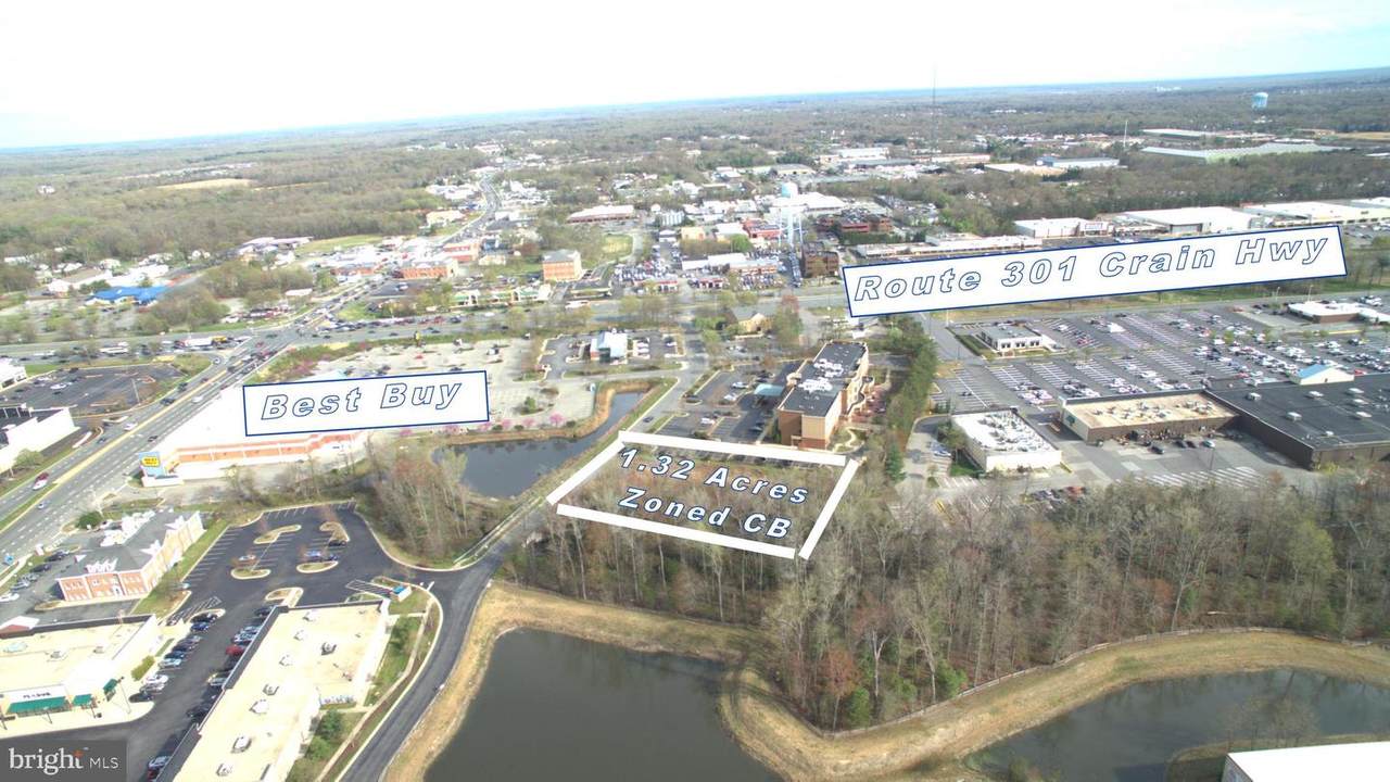 Waldorf Market Place - Photo 1