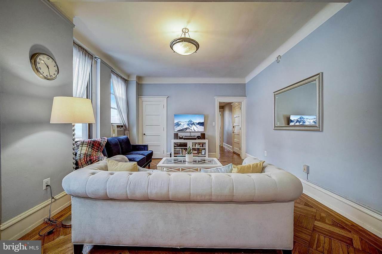 250 13TH Street - Photo 1