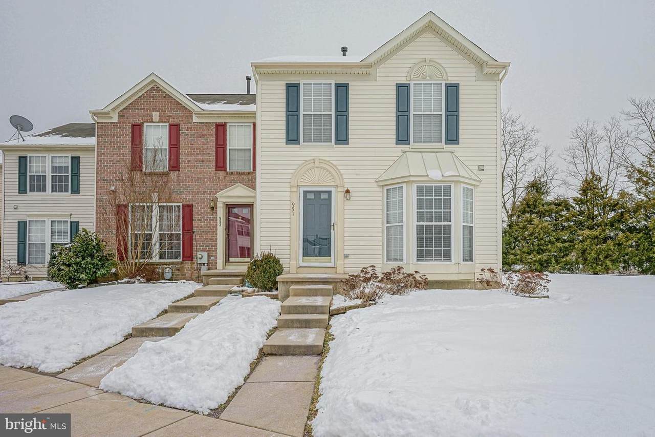 951 Poe Court - Photo 1