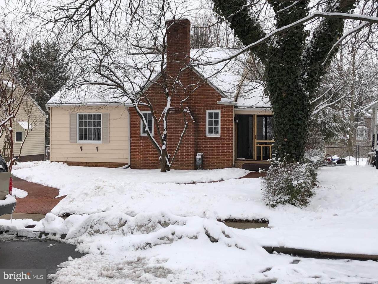 904 View Street - Photo 1