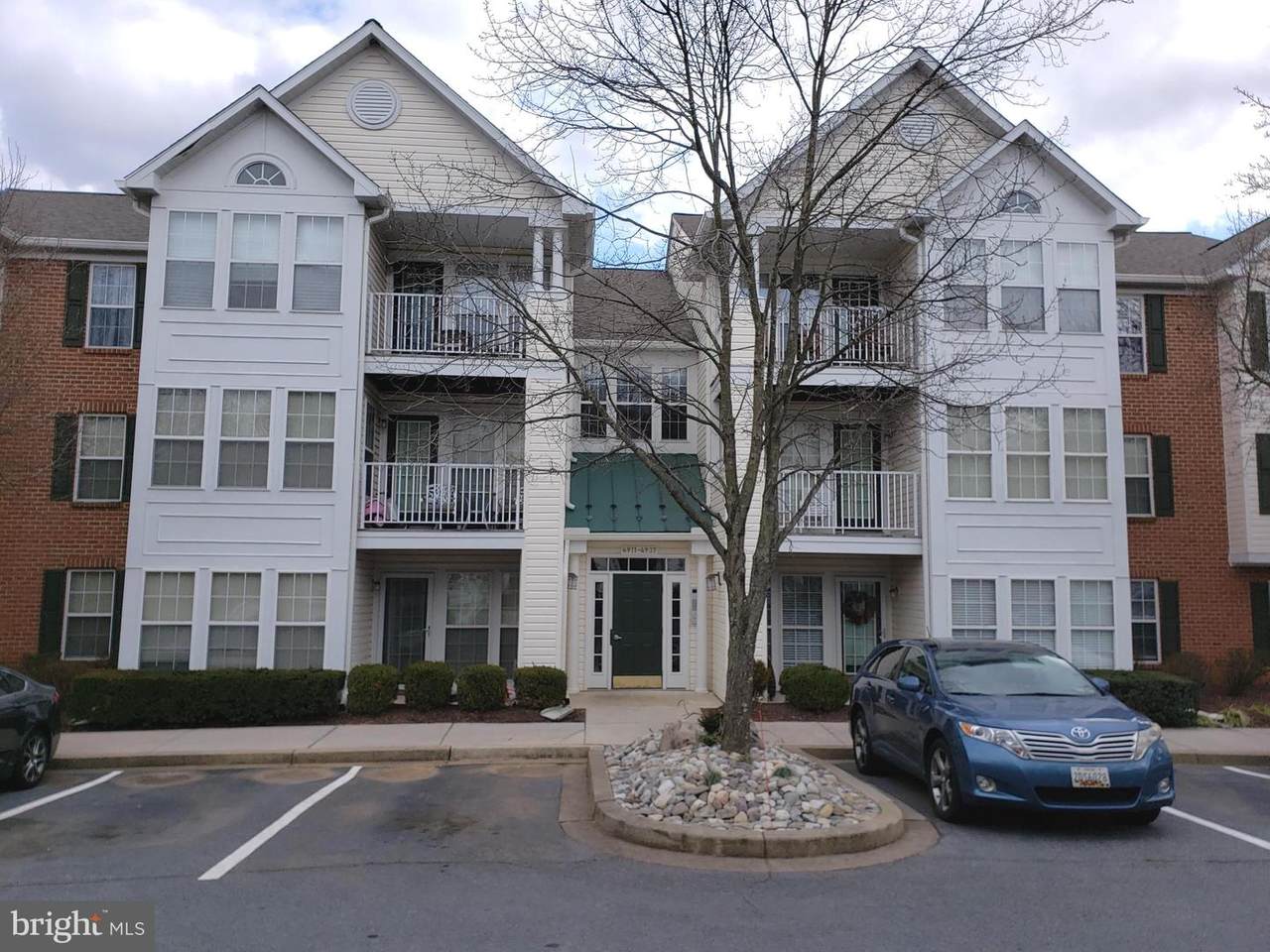 4915 Riders Court - Photo 1