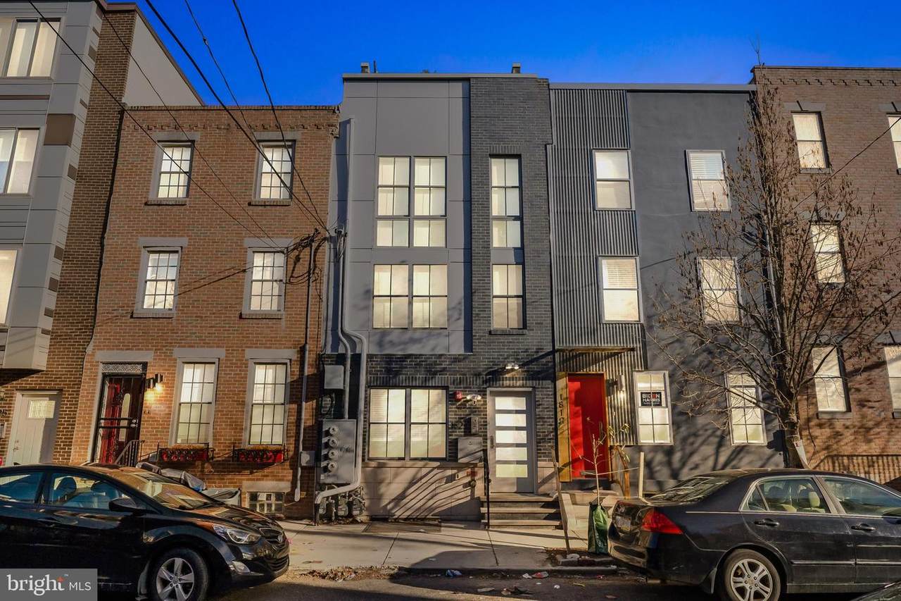 1821 Carpenter Street - Photo 1
