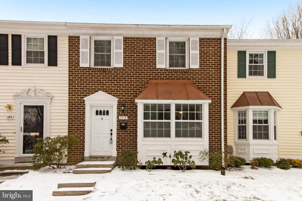 1715 Foxdale Court - Photo 1