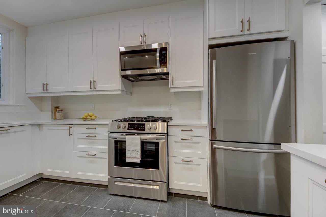 1518 44TH Street - Photo 1