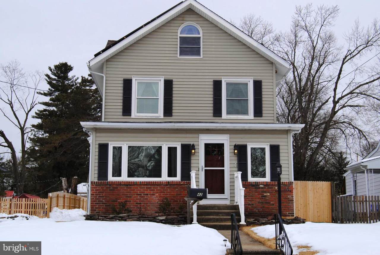 42 Maple Avenue - Photo 1