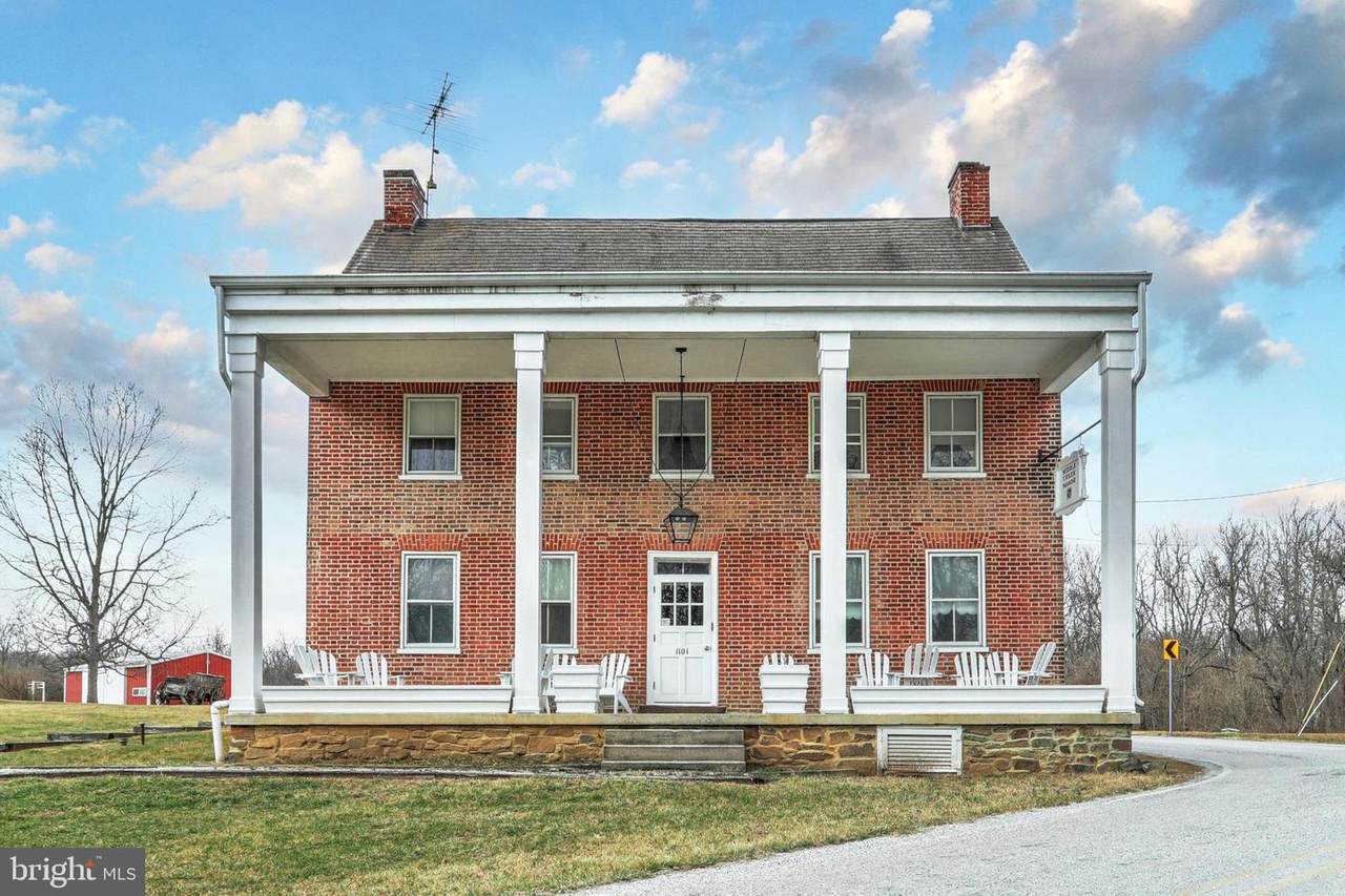 1101 Water Street - Photo 1